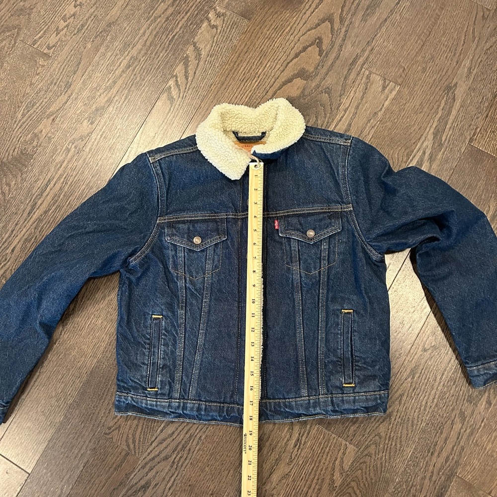Levi’s jacket with Sherpa Lining - Picture 6 of 10